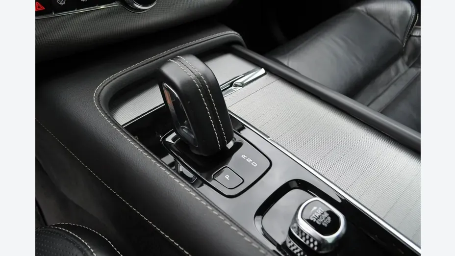 VOLVO XC90 -