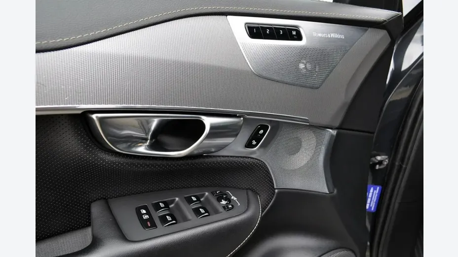 VOLVO XC90 -