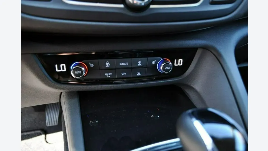 OPEL Insignia -