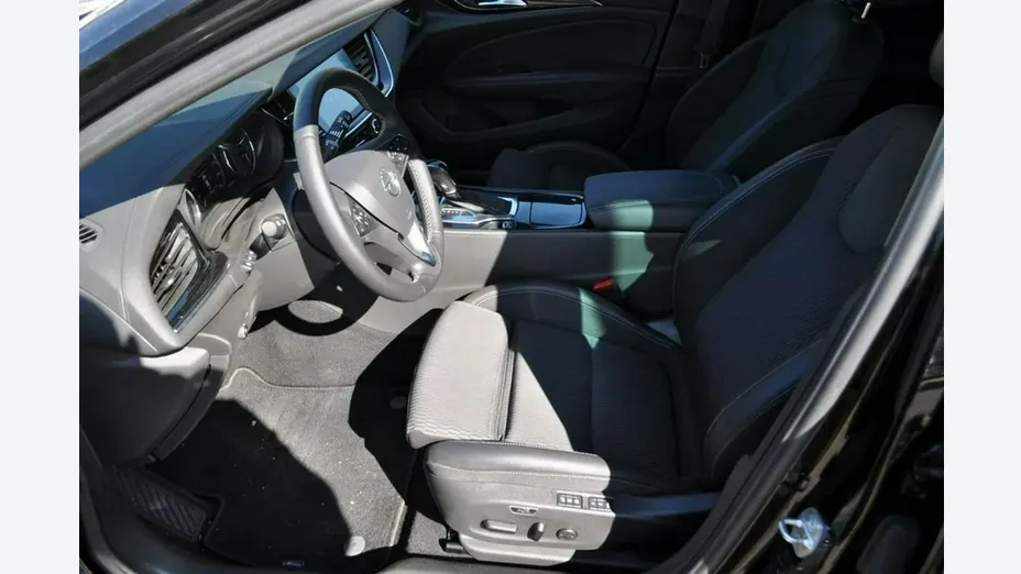 OPEL Insignia -