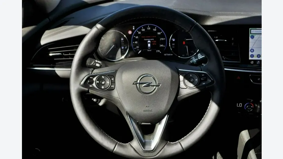 OPEL Insignia -