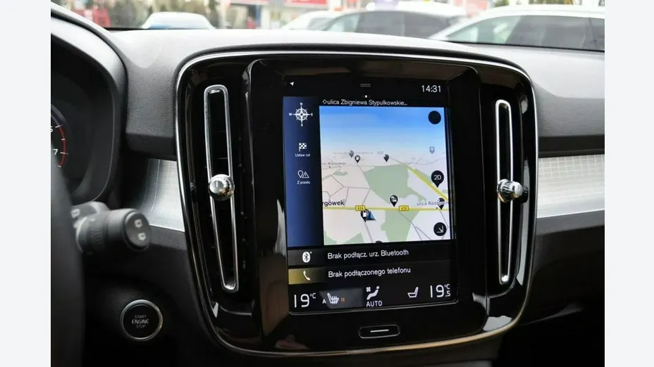 VOLVO XC40 -