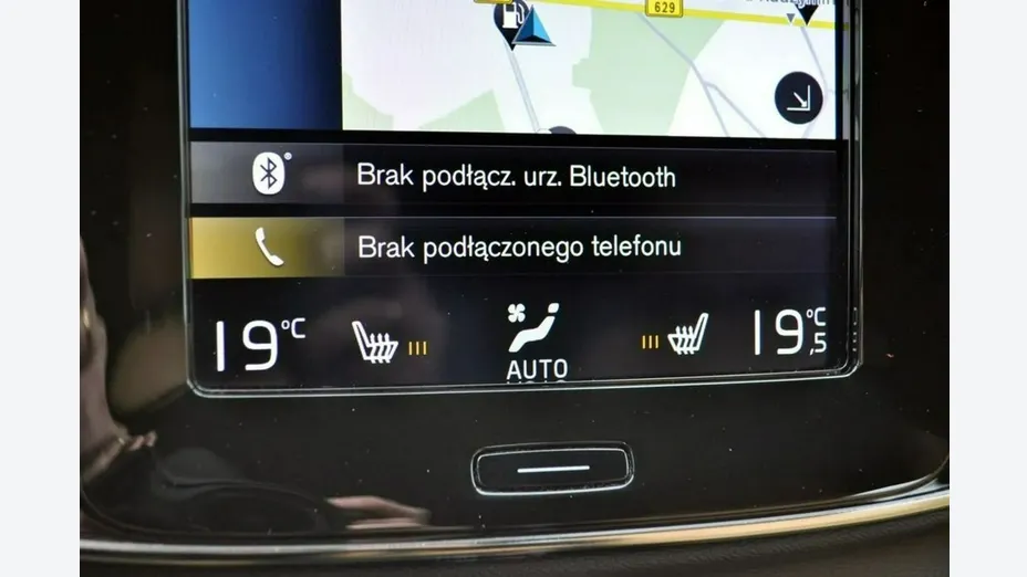 VOLVO XC40 -