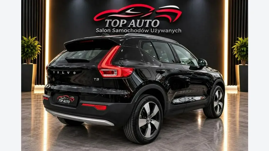 VOLVO XC40 -