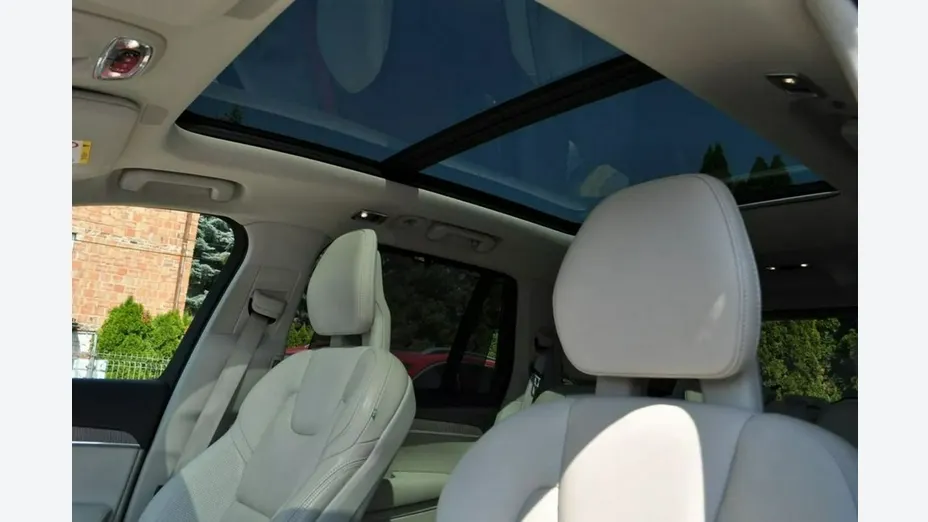 VOLVO XC90 -