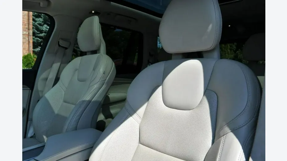 VOLVO XC90 -