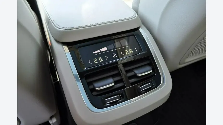 VOLVO XC90 -