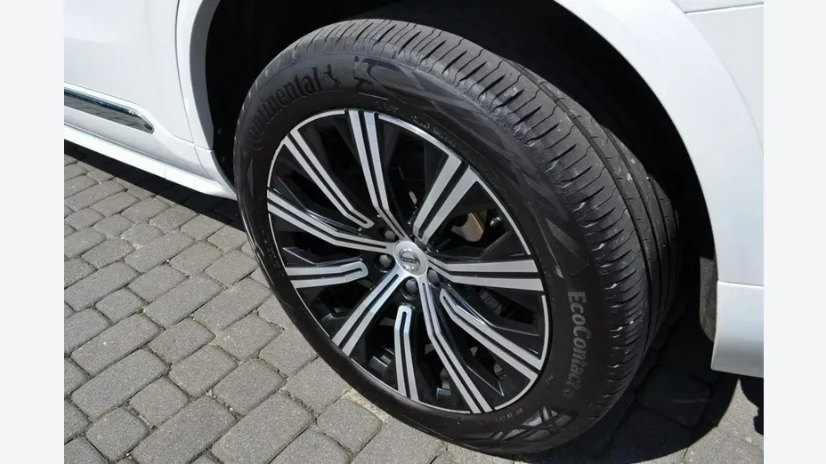 VOLVO XC90 -