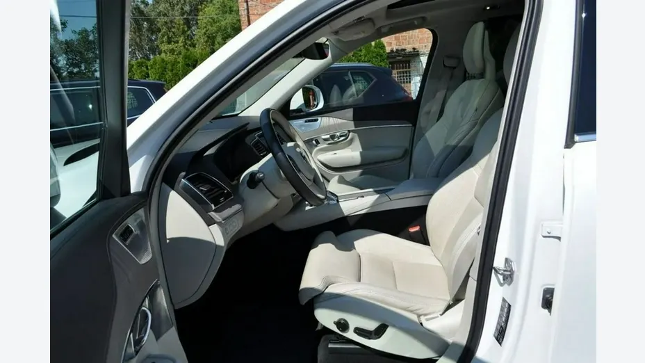 VOLVO XC90 -