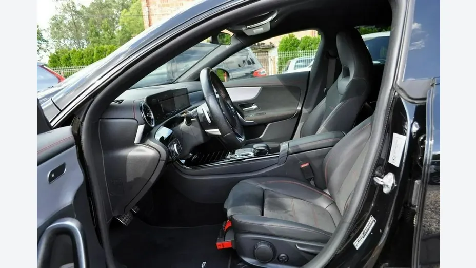 MERCEDES-BENZ CLA -