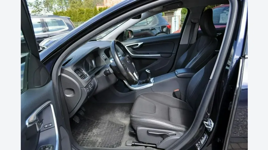 VOLVO S60 -