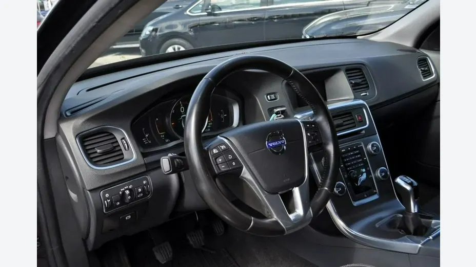 VOLVO S60 -