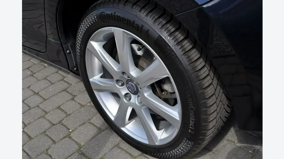 VOLVO S60 -