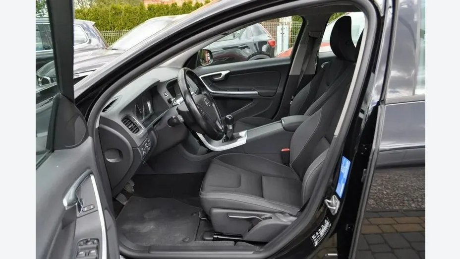 VOLVO S60 -