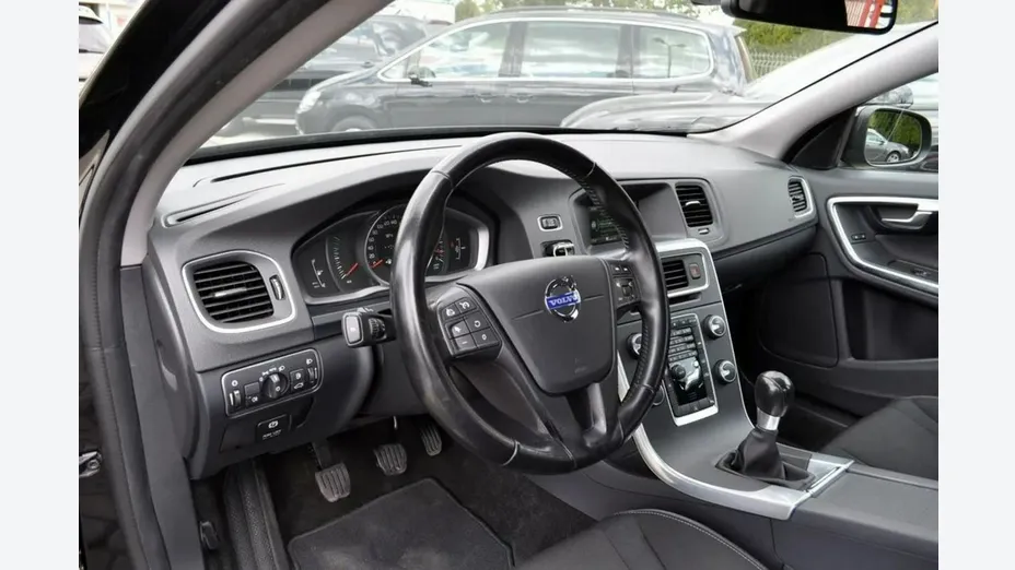 VOLVO S60 -