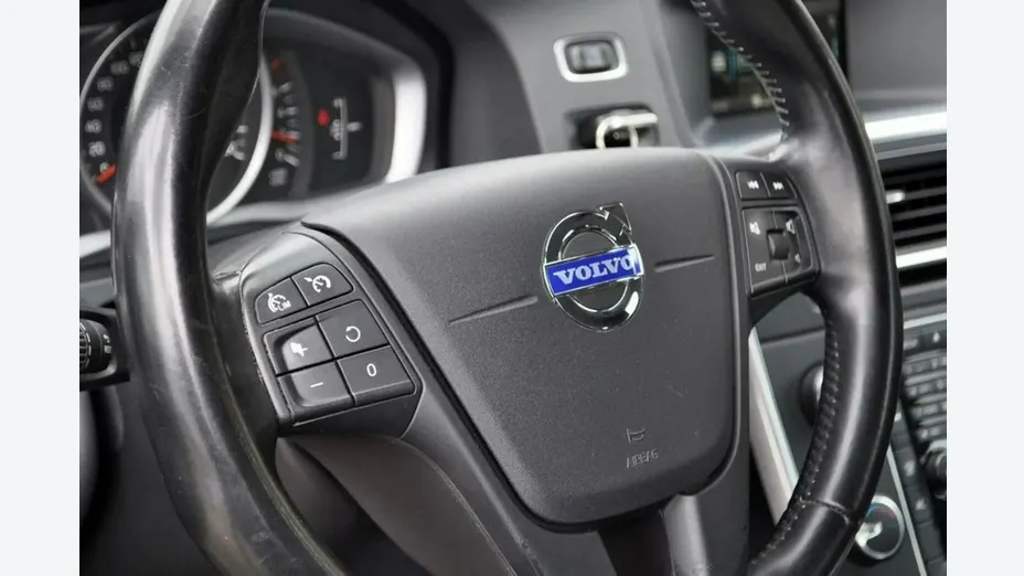VOLVO S60 -