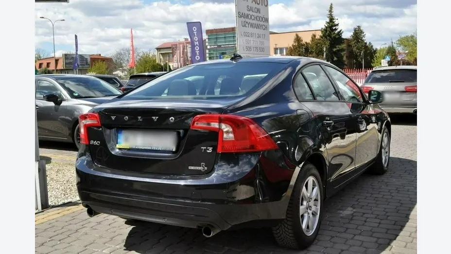 VOLVO S60 -