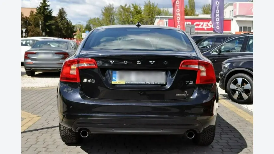 VOLVO S60 -