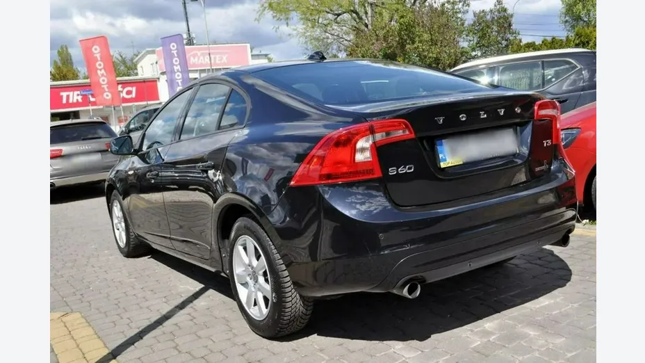 VOLVO S60 -