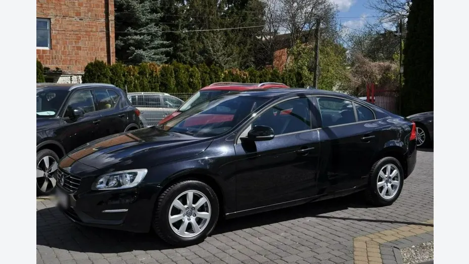 VOLVO S60 -
