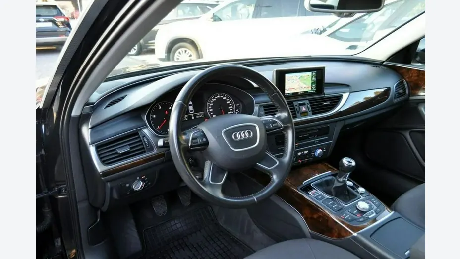 AUDI A6 -