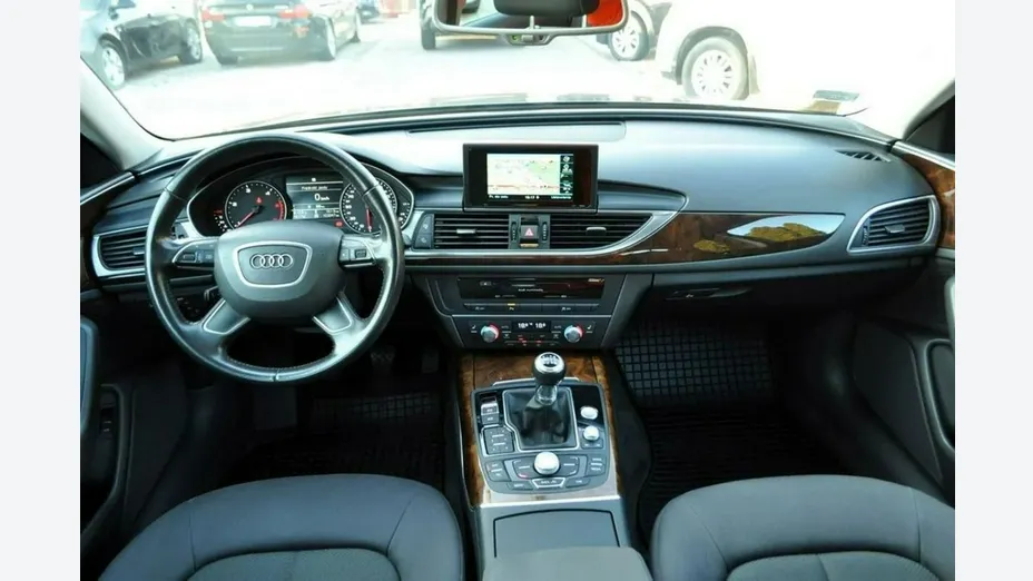 AUDI A6 -