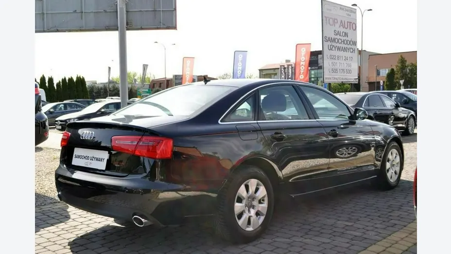 AUDI A6 -
