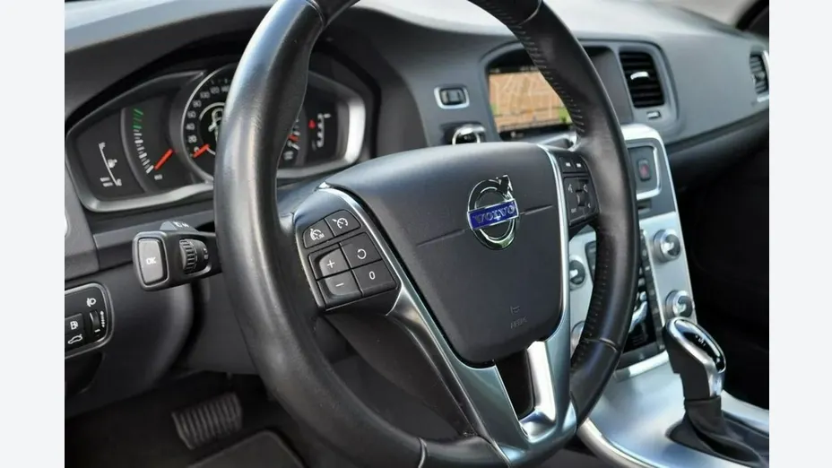VOLVO S60 -
