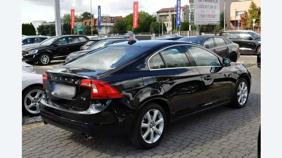 VOLVO S60 -