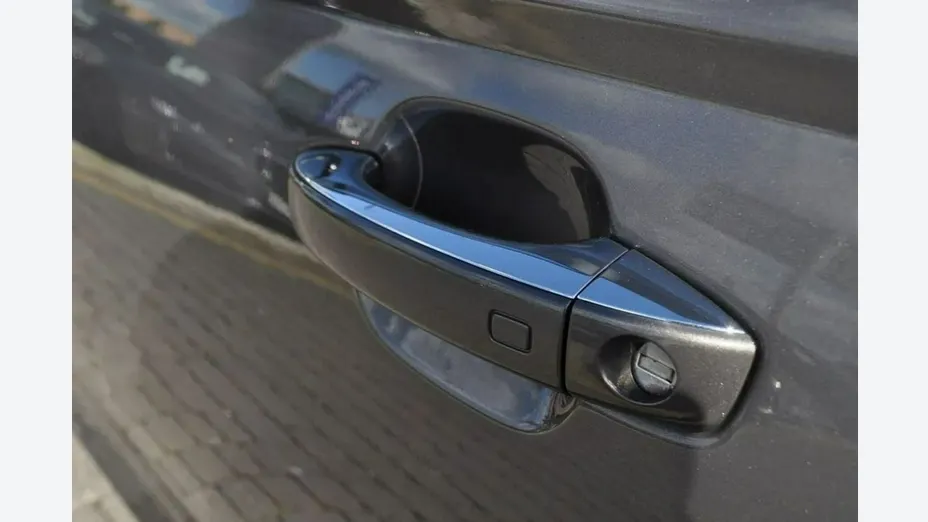 AUDI A6 -