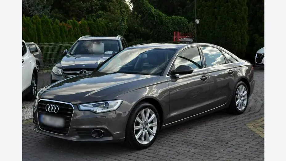 AUDI A6 -