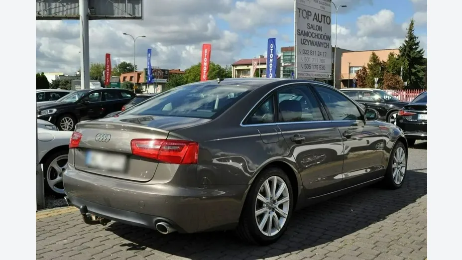 AUDI A6 -