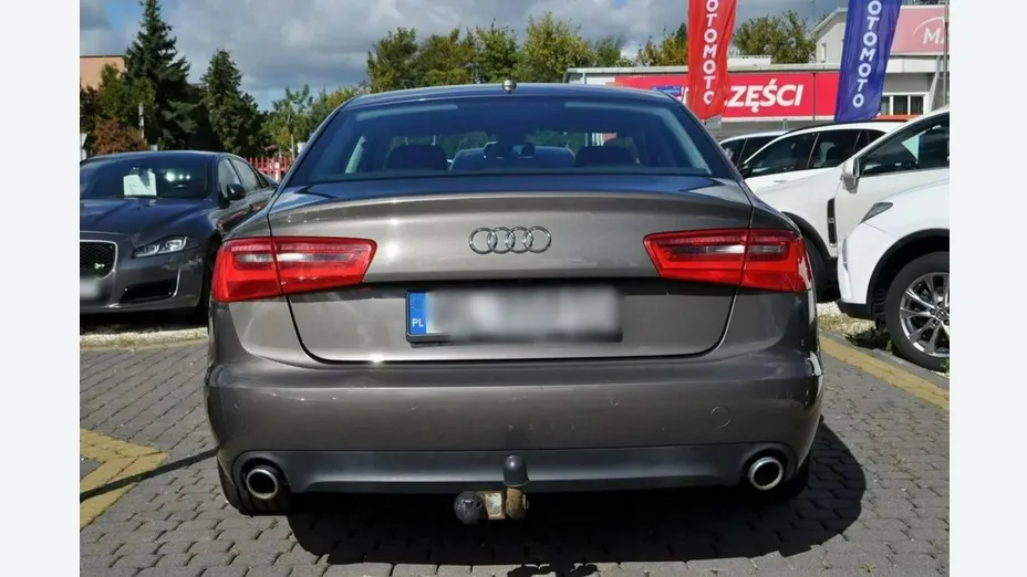 AUDI A6 -