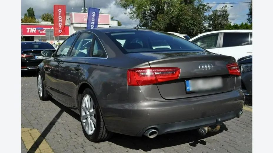 AUDI A6 -