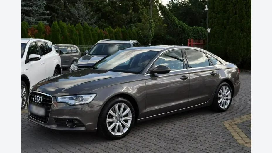 AUDI A6 -