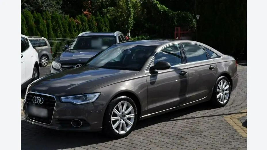 AUDI A6 -