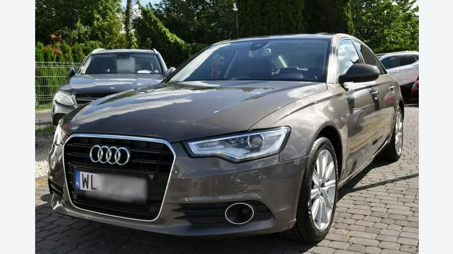 AUDI A6 -