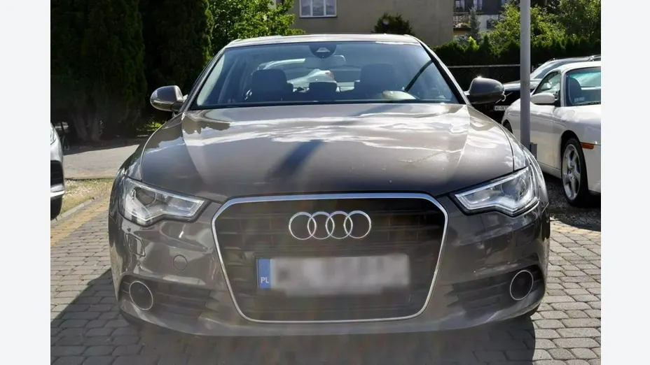AUDI A6 -