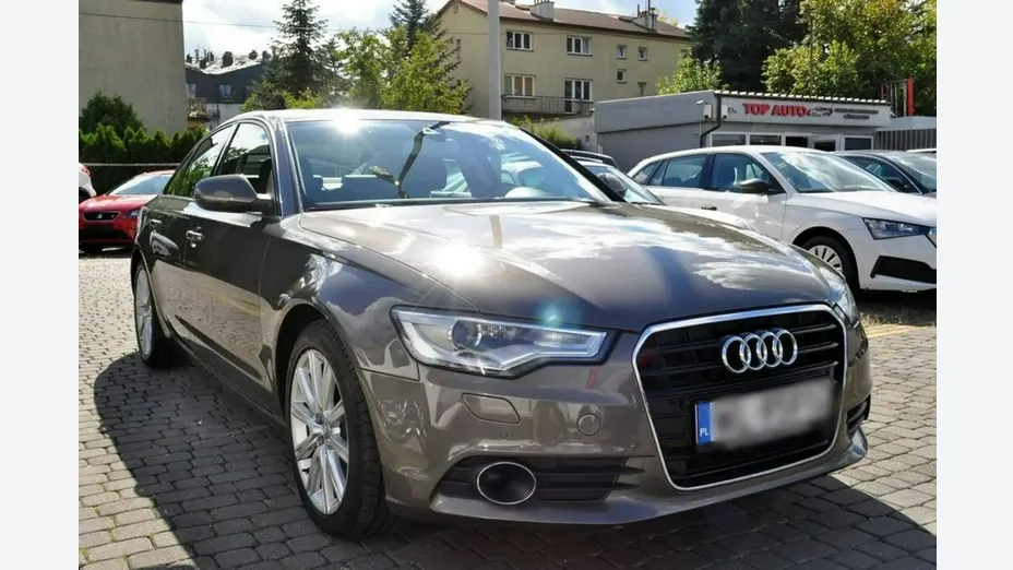 AUDI A6 -