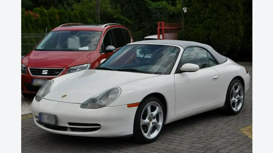 PORSCHE 911 -