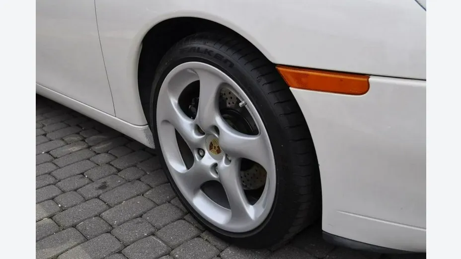 PORSCHE 911 -