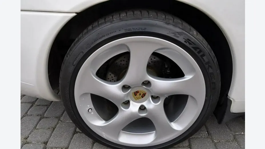 PORSCHE 911 -
