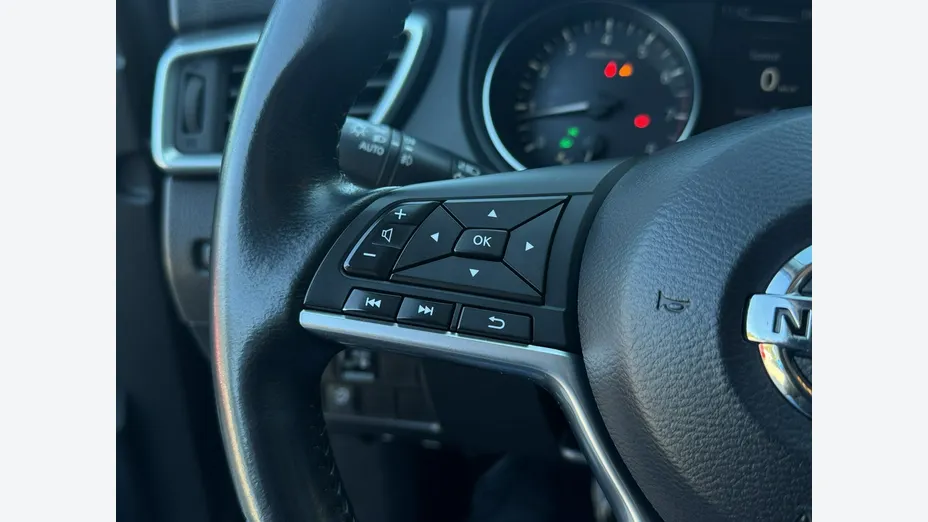 NISSAN Qashqai -