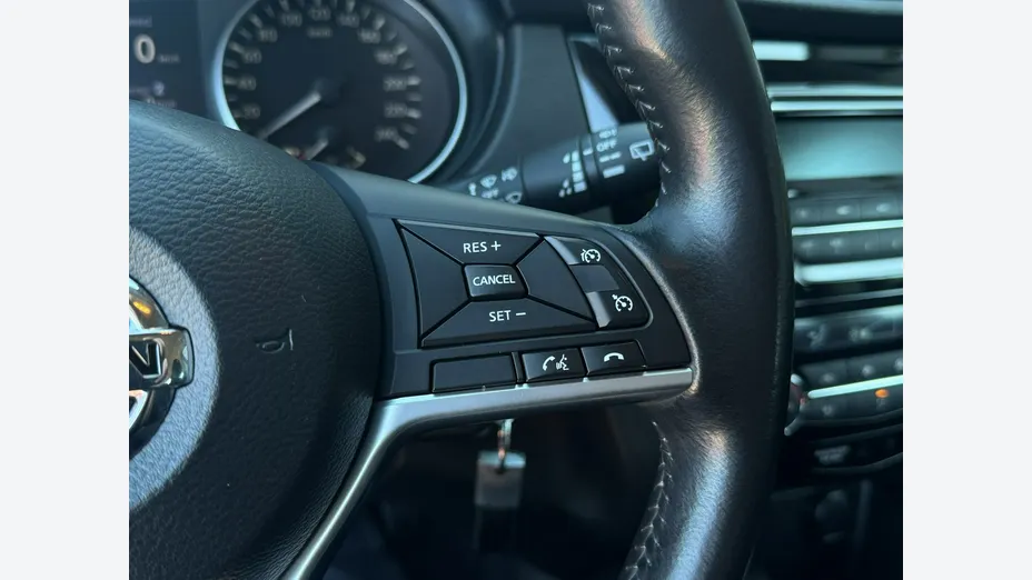 NISSAN Qashqai -