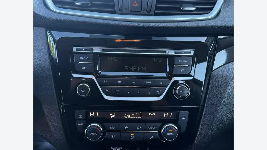 NISSAN Qashqai -