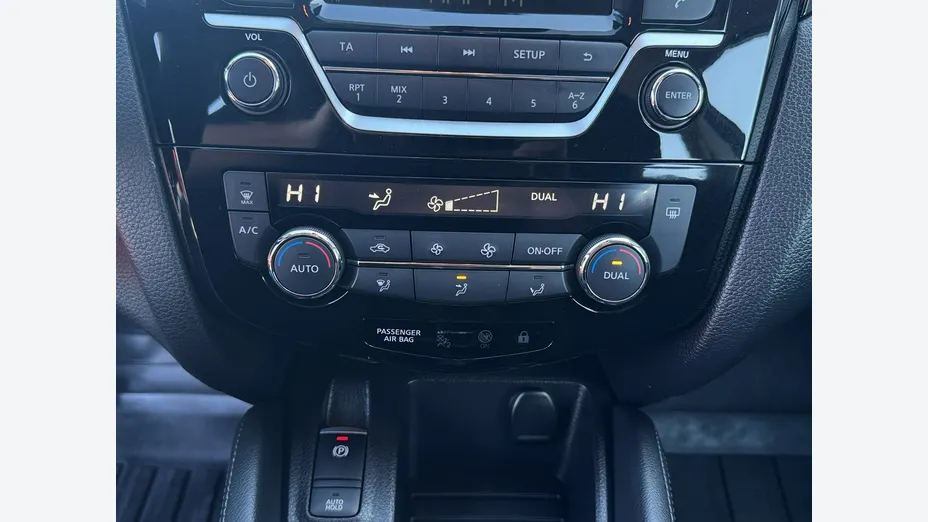 NISSAN Qashqai -
