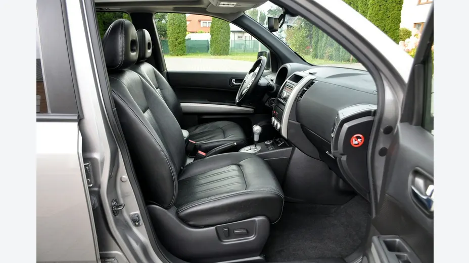 NISSAN X-Trail -