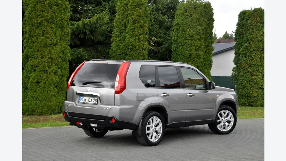 NISSAN X-Trail -
