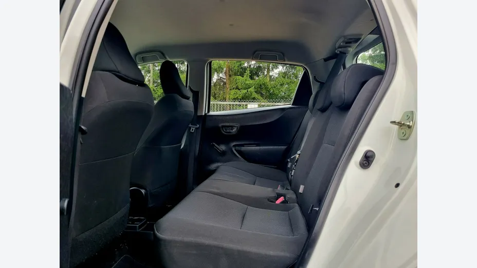 TOYOTA Yaris -