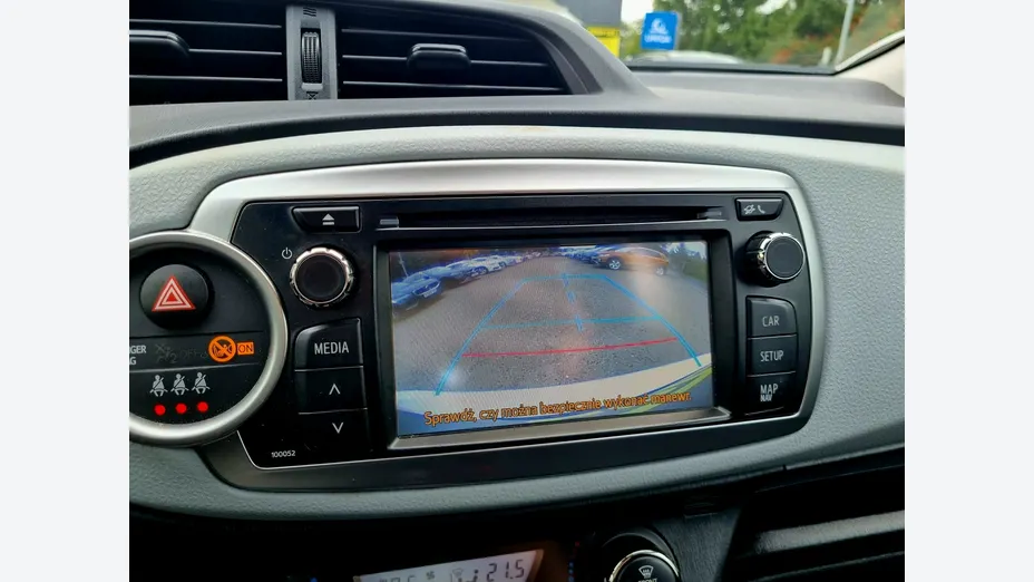 TOYOTA Yaris -